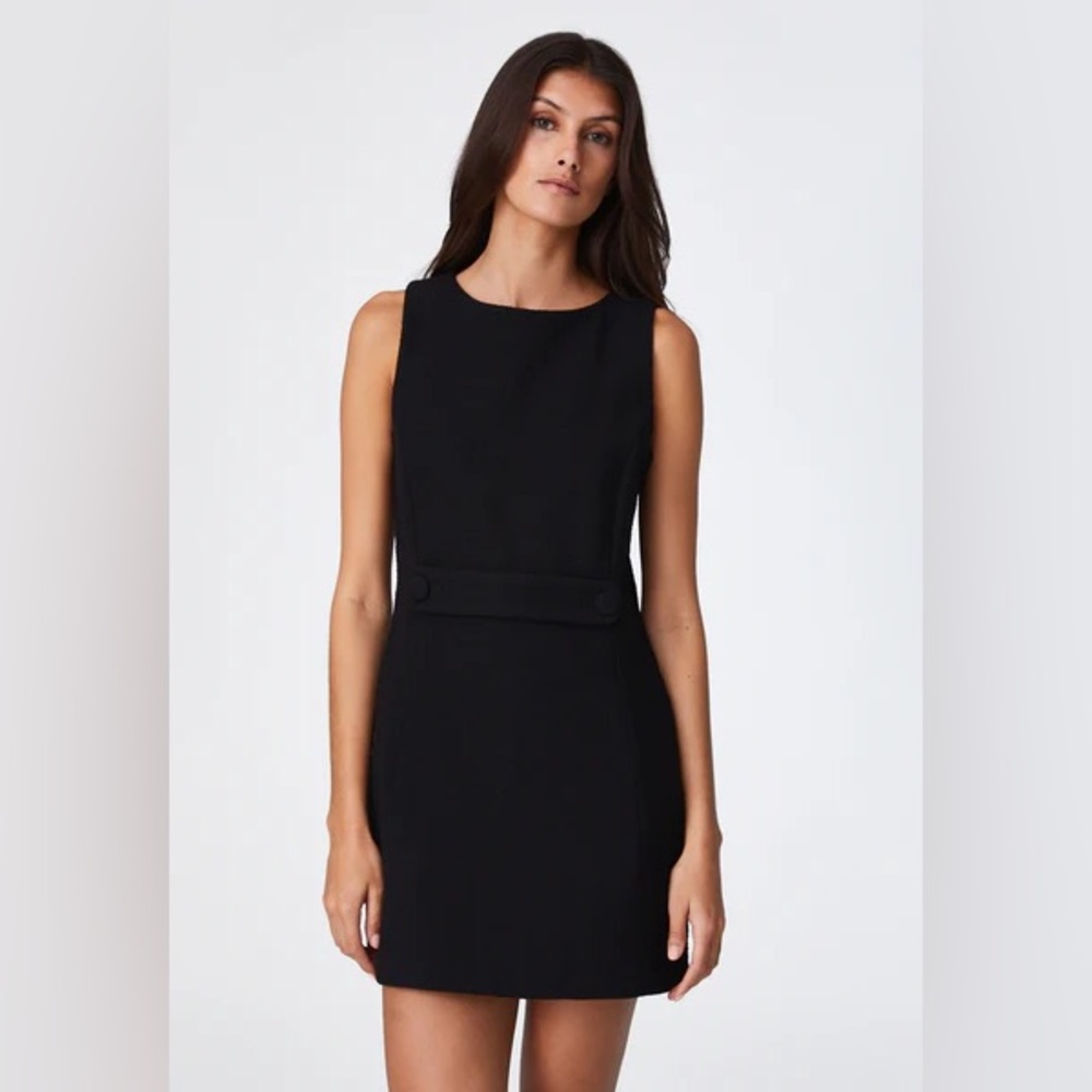 Black Sleeveless Sinched Waist Dress
